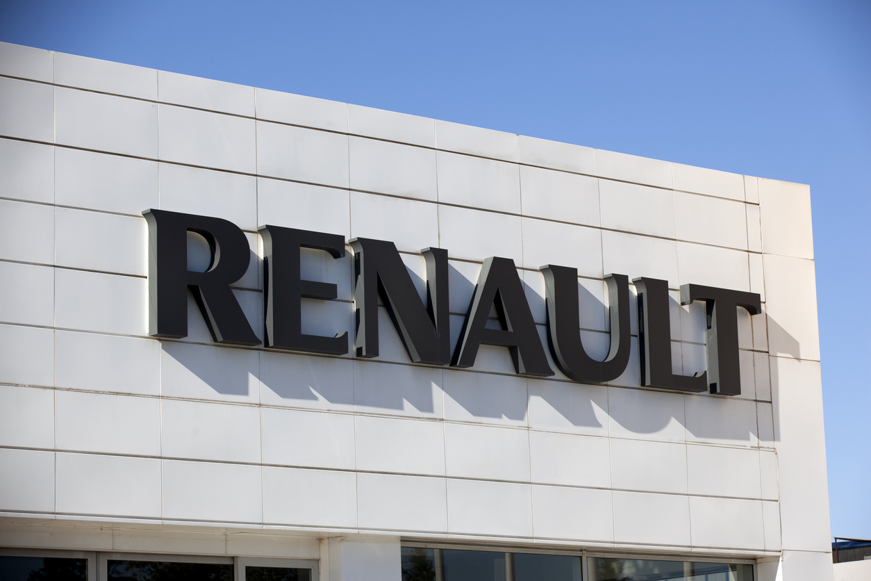 Renault планирует передать долю в АвтоВАЗе, чтобы уйти из России          