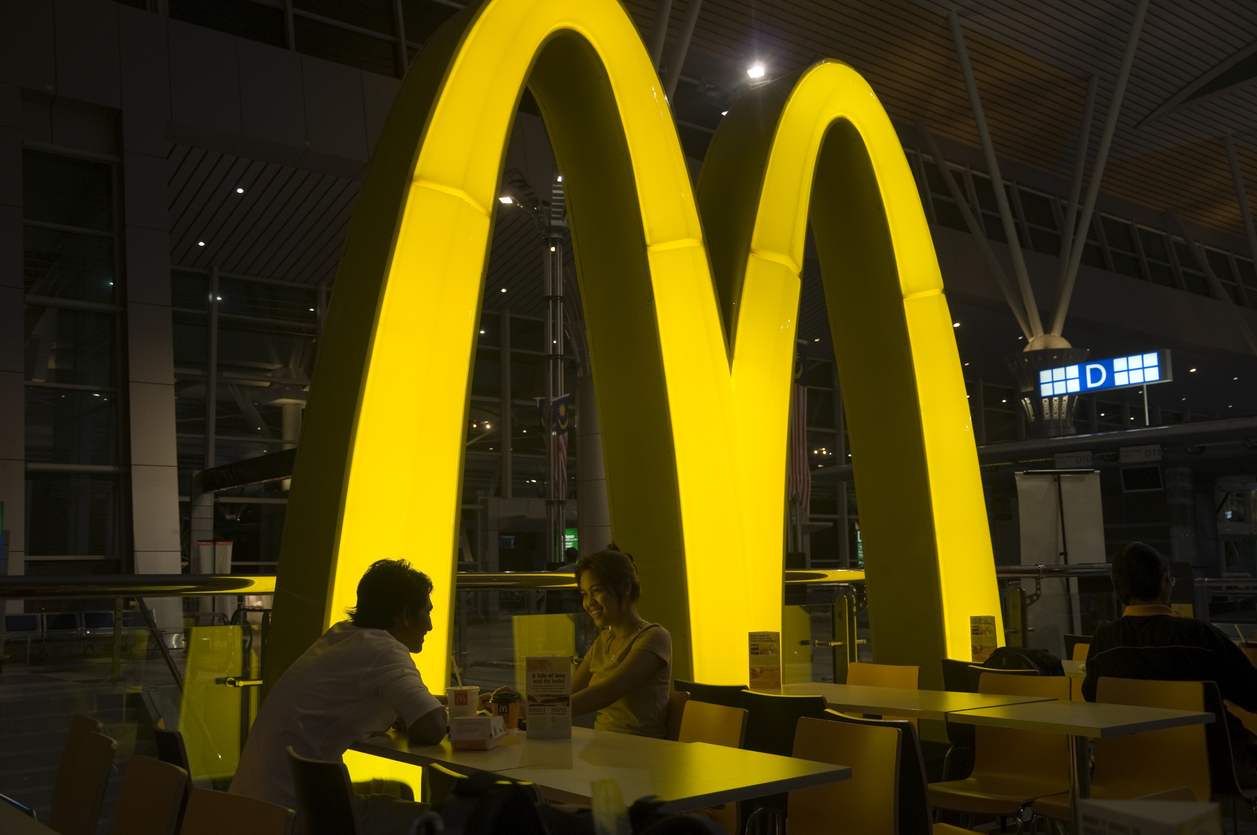 McDonalds сообщила о падении прибыли на 28% после закрытия ресторанов в России и на Украине