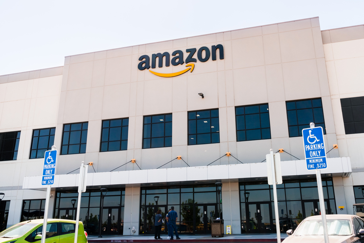 Нью-Йорк обвинил Amazon в дискриминации беременных сотрудниц и работников с инвалидностью