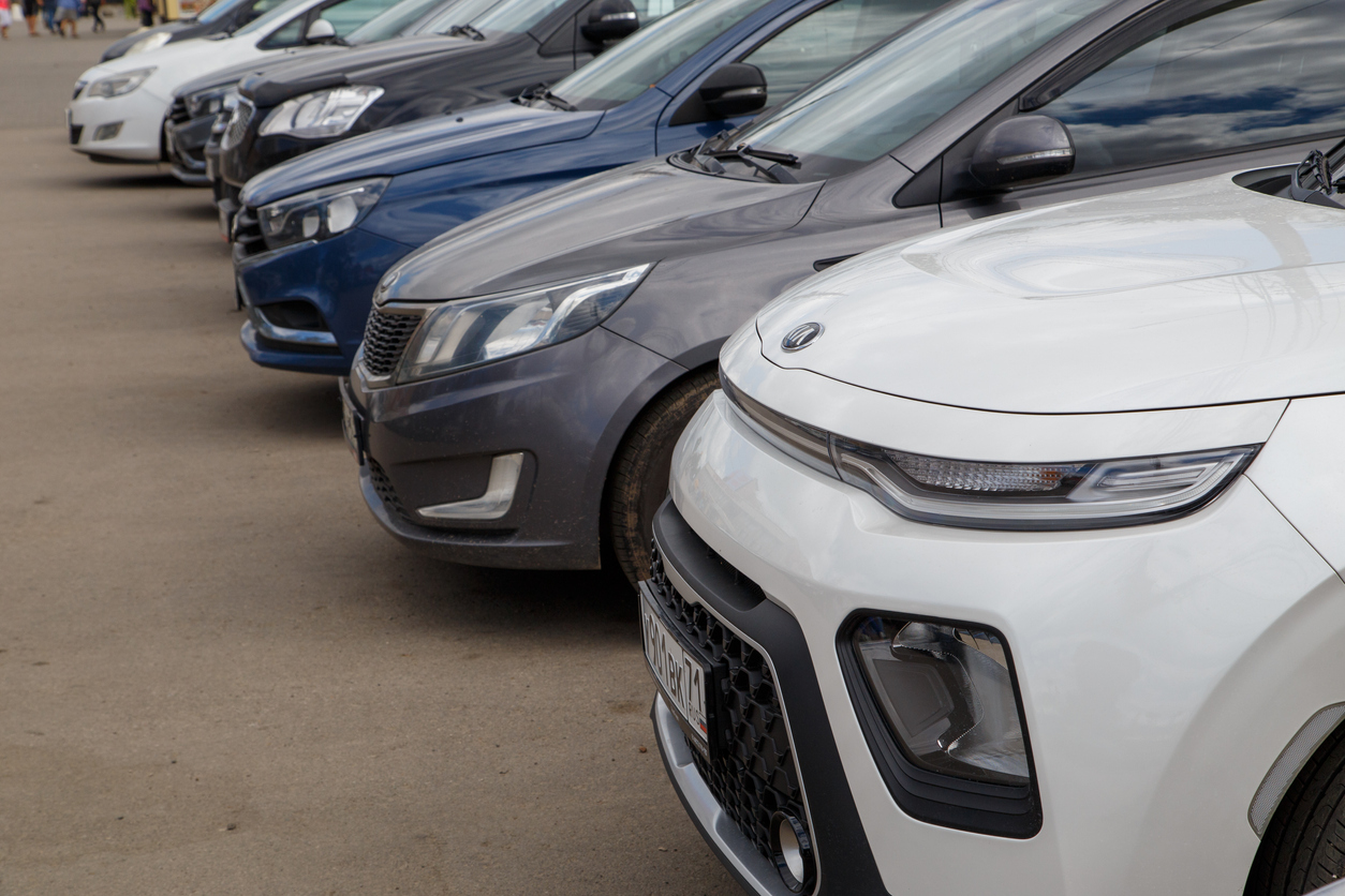 Продажи автомобилей в России рухнули в апреле на 78,5%  ниже уровня локдауна