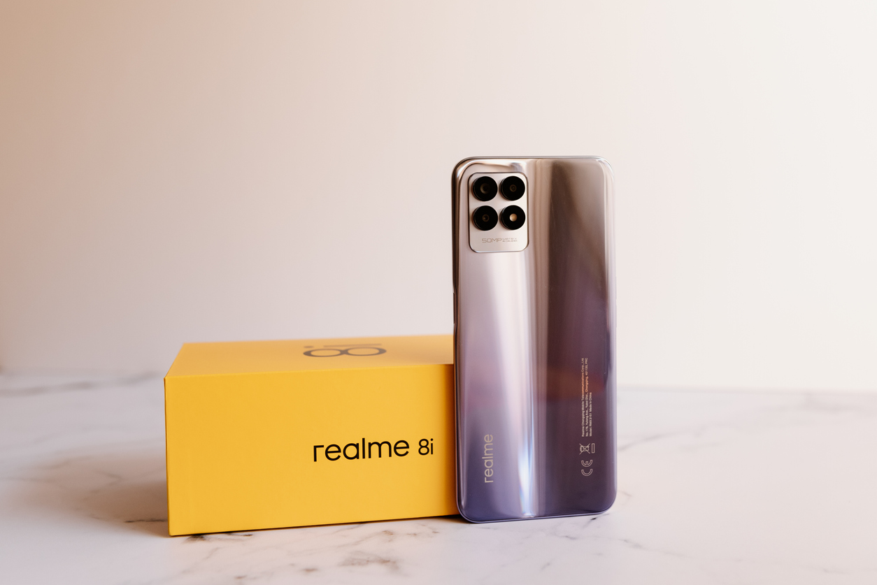 Китайский Realme стал самым продаваемым смартфоном в России