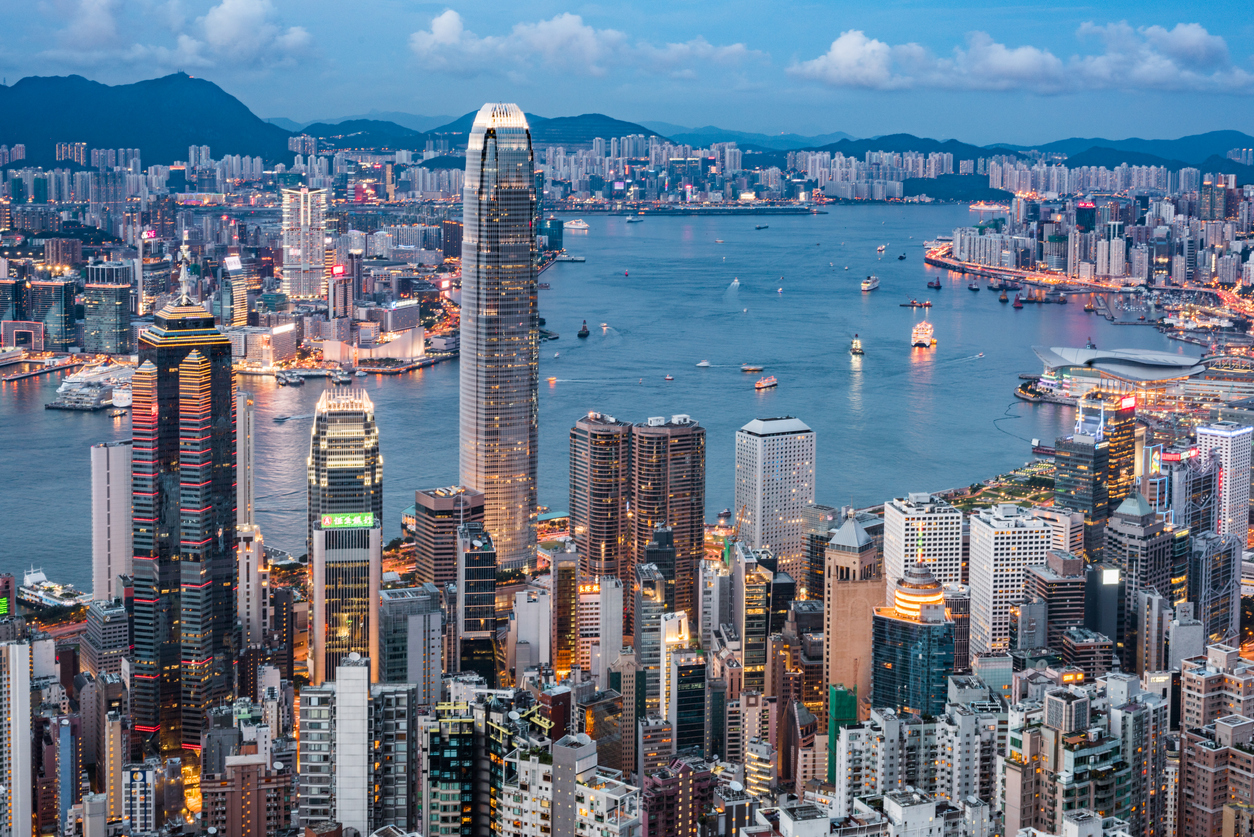 Гонконг, Нью-Йорк и Женева стали самыми дорогими городами для экспатов          