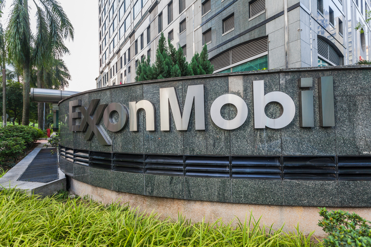 Глава ExxonMobil спрогнозировал полный переход на электромобили к 2040 году          
