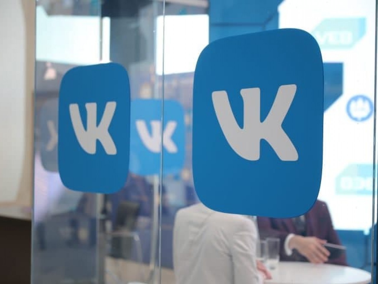 VK задумалась о покупке онлайн-школы Skyeng
