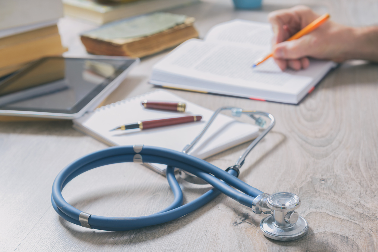 Опрос McKinsey Health Institute: 80% людей полагаются в вопросах здоровья на близких, а не государство