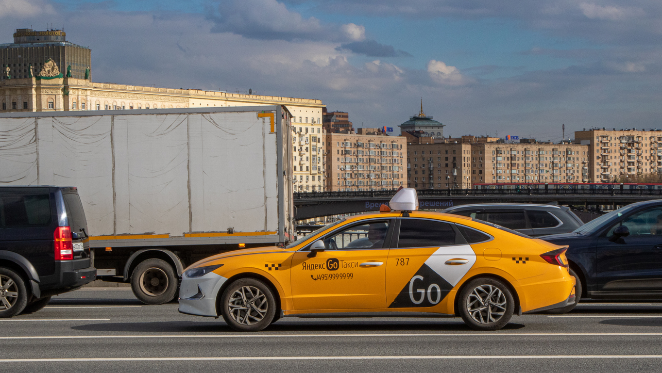 «Яндекс» позволит заказать такси с люлькой для детей до одного года          