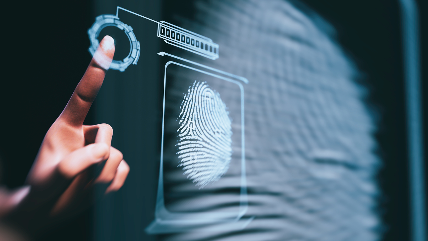 Банки начнут регистрировать новых клиентов в мобильных приложениях с помощью биометрии