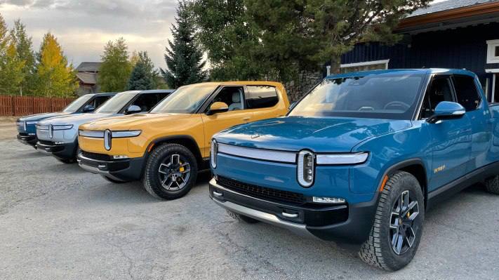 Rivian планирует поставить 25 тыс. электромобилей до конца года, несмотря на убыток в $5,45 млрд