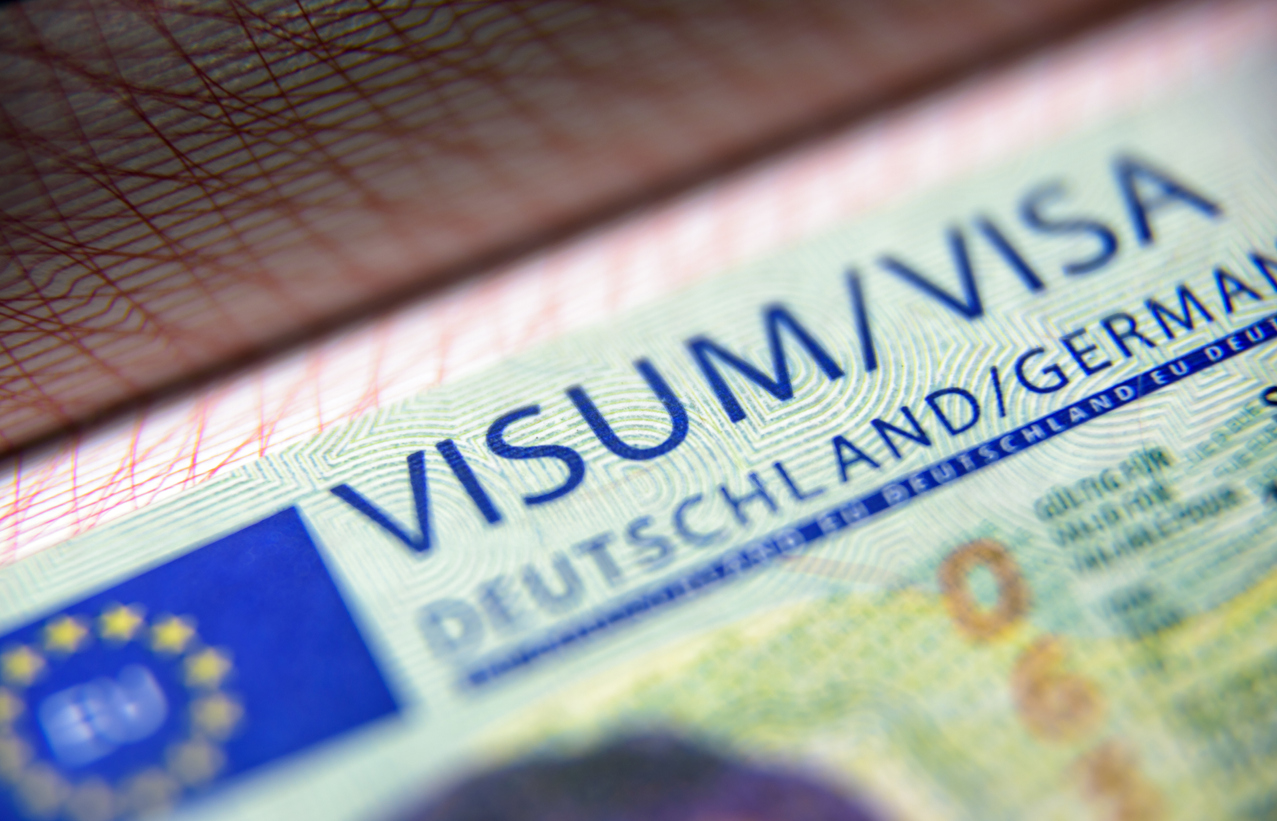 Германия предложила Евросоюзу приостановить облегченный визовый режим с Россией