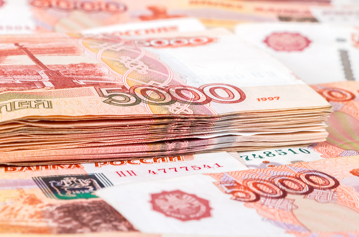 Правительство выделит 100 млрд руб. на поддержку экономики в санкционных условиях          