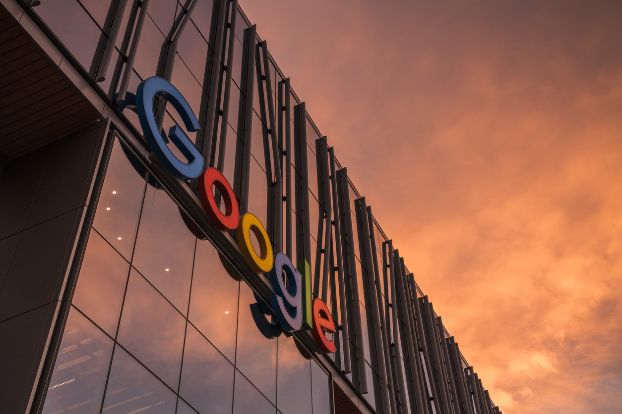 Дочка Google в России подала в суд на московских приставов