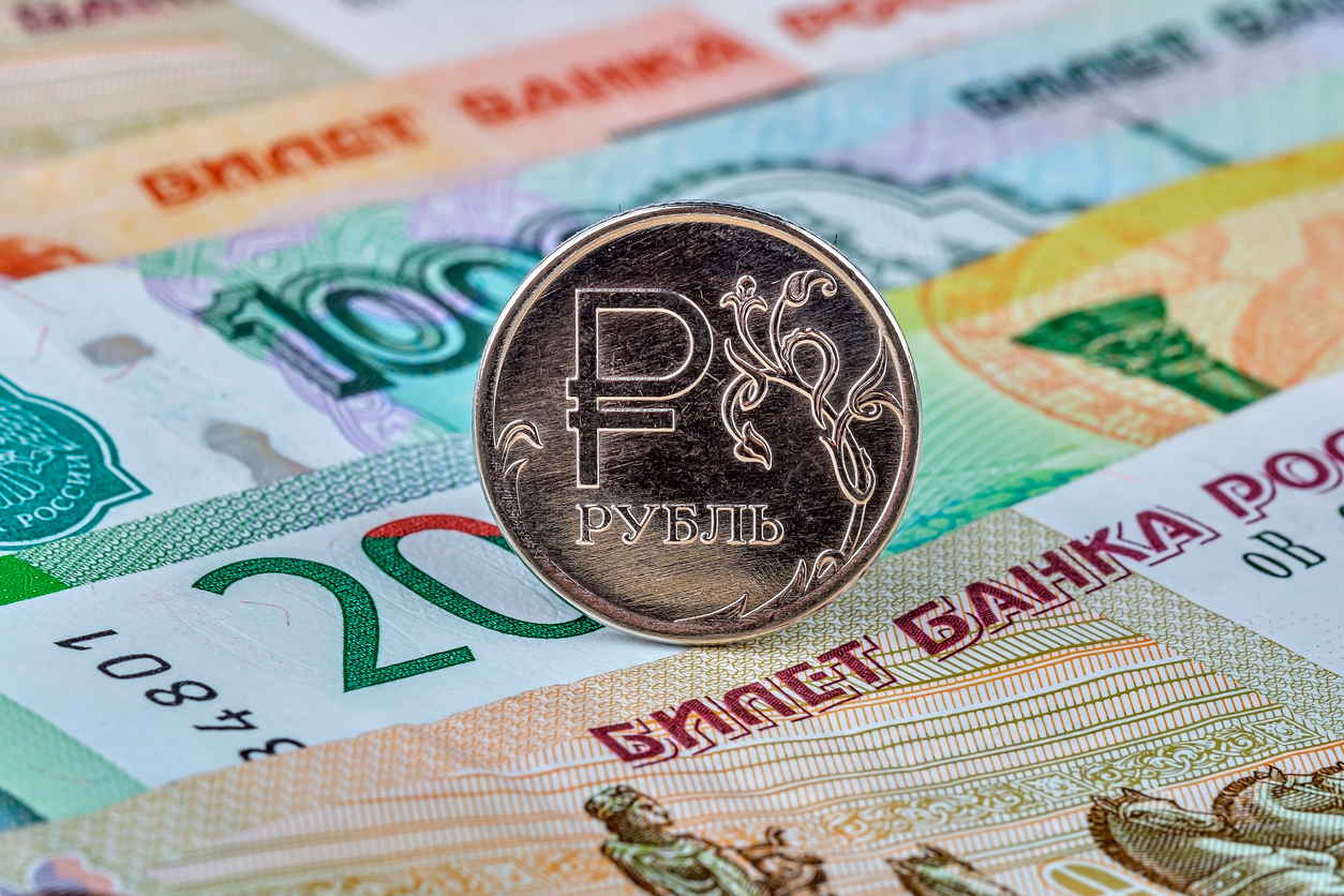 С февраля сбережения сократились у 26% российских мужчин