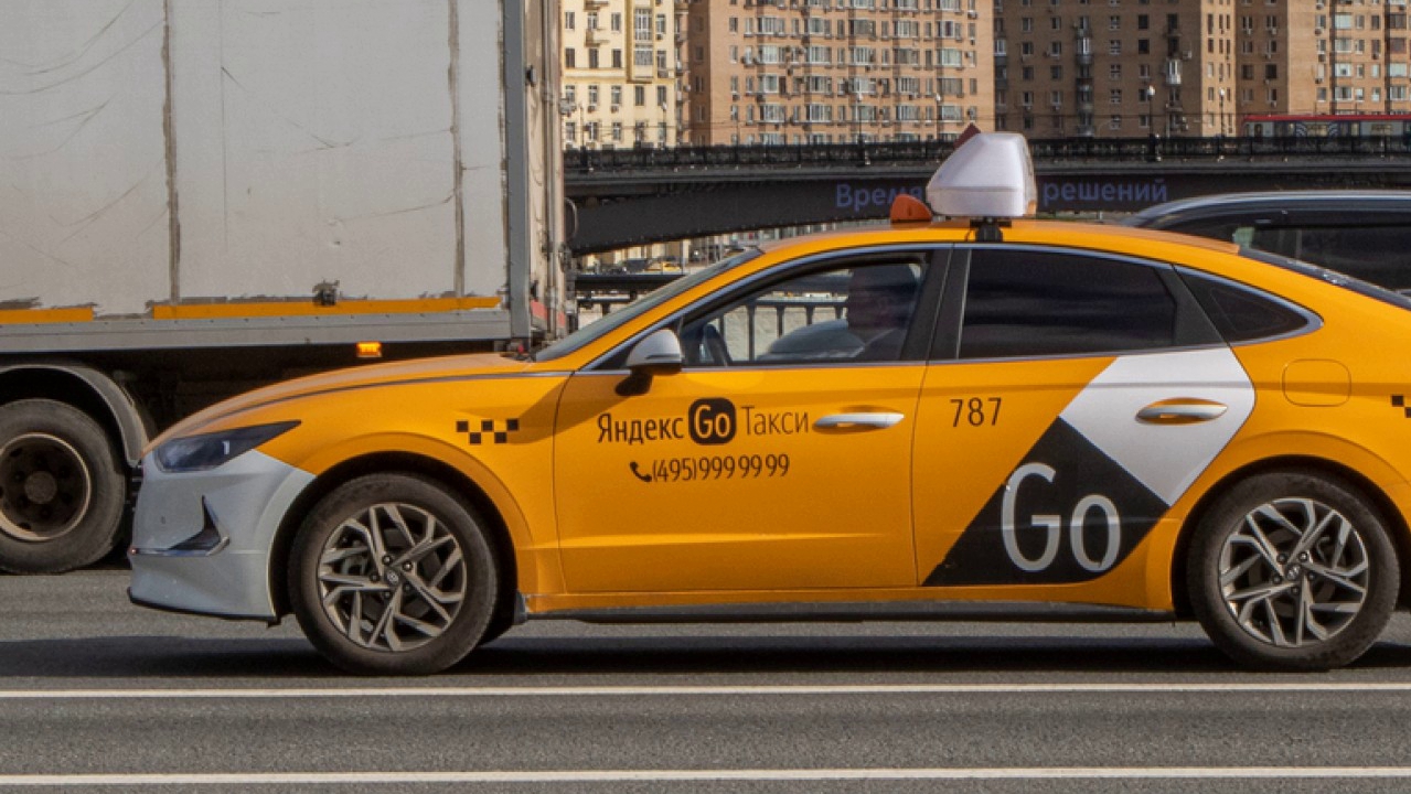 Яндекс Go позволит малому бизнесу заказывать такси сотрудникам без НДС