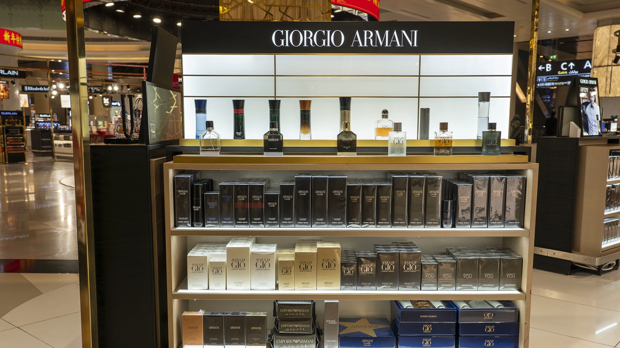 Бренды Lancome, Yves Saint Laurent и Giorgio Armani решили возобновить поставки косметики в Россию