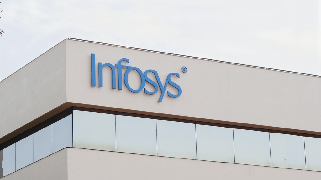 Guardian: связанная с британским премьером компания Infosys продолжила работу в России после заявления об уходе
