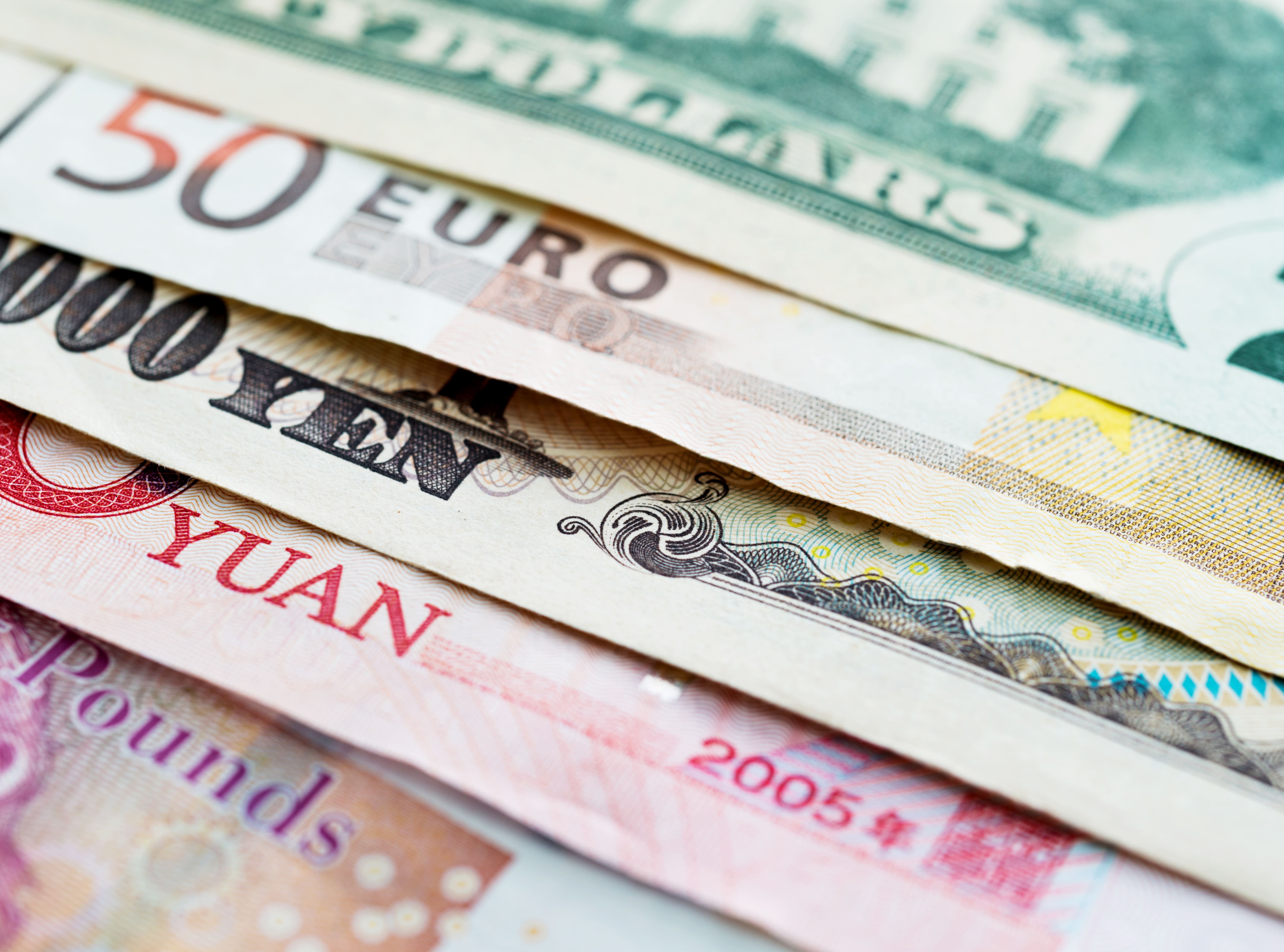 Россияне перестали считать иностранную валюту выгодным способом вложения средств