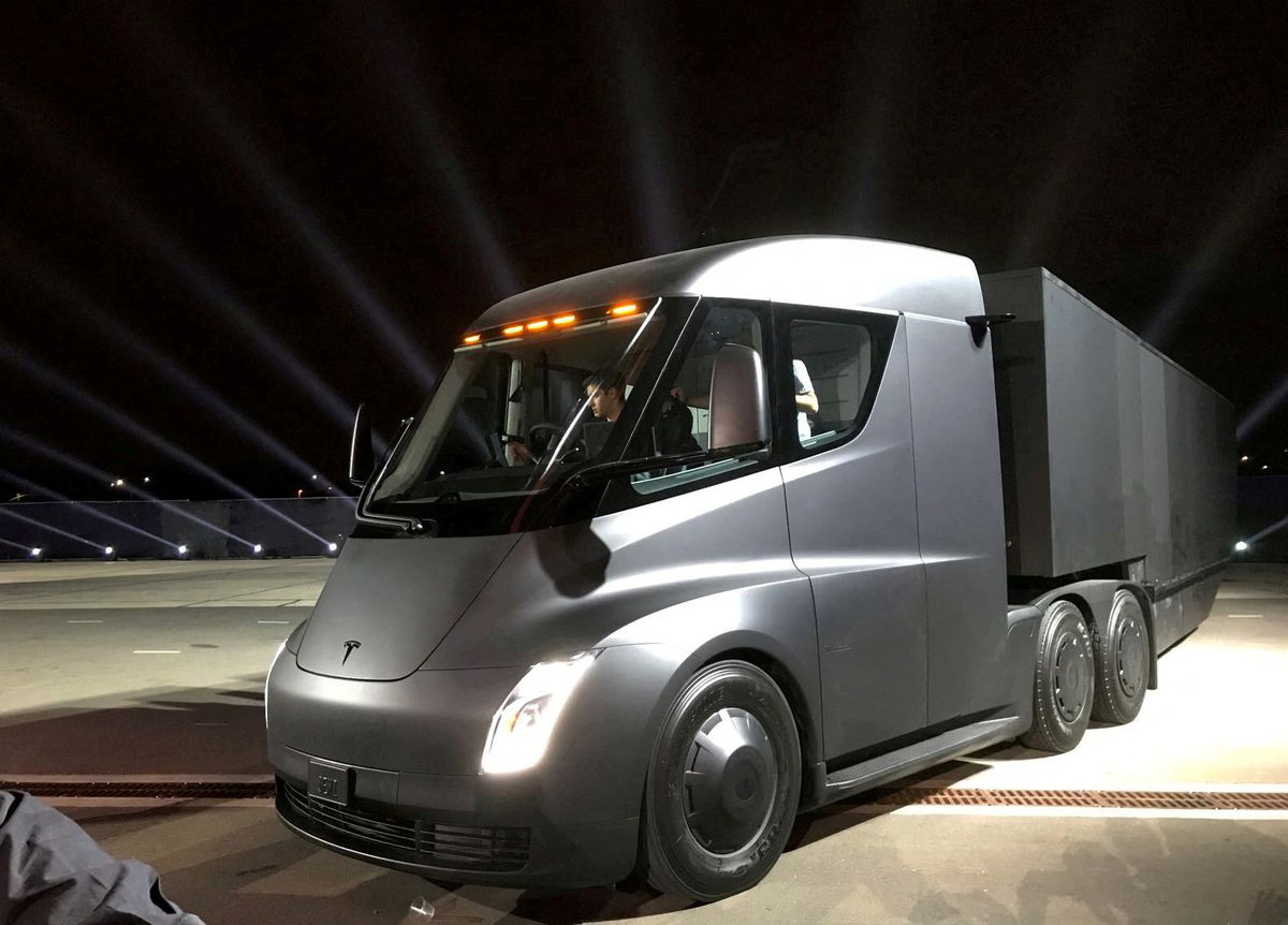 PepsiCo начнет перевозить продукты на грузовиках Tesla в 2023 году