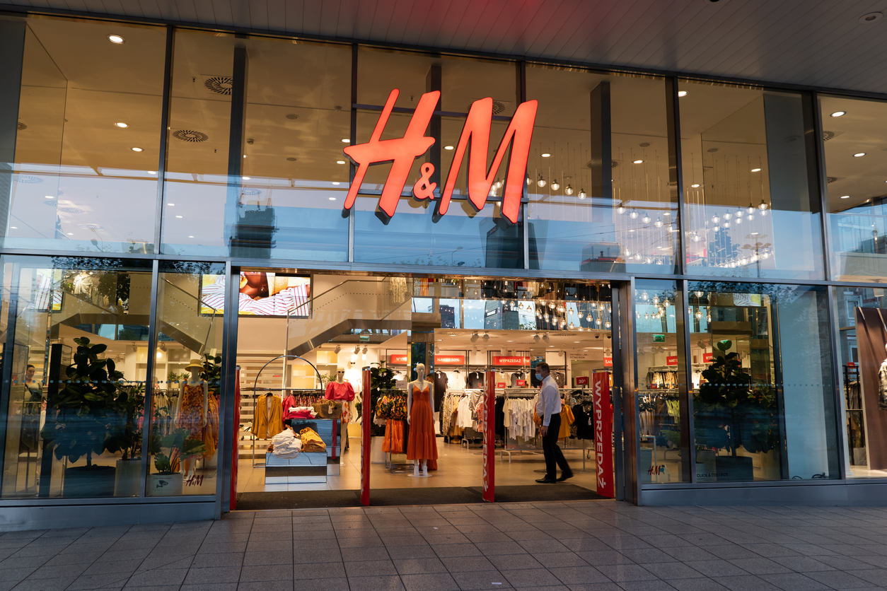 По итогам 2022 года прибыль H&M упала на 68% после ухода из России