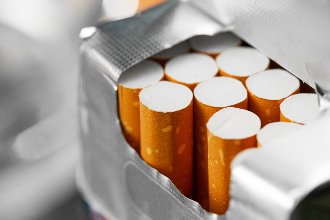Минфин предложил ввести уголовное наказание для поставщиков и продавцов контрафактных сигарет