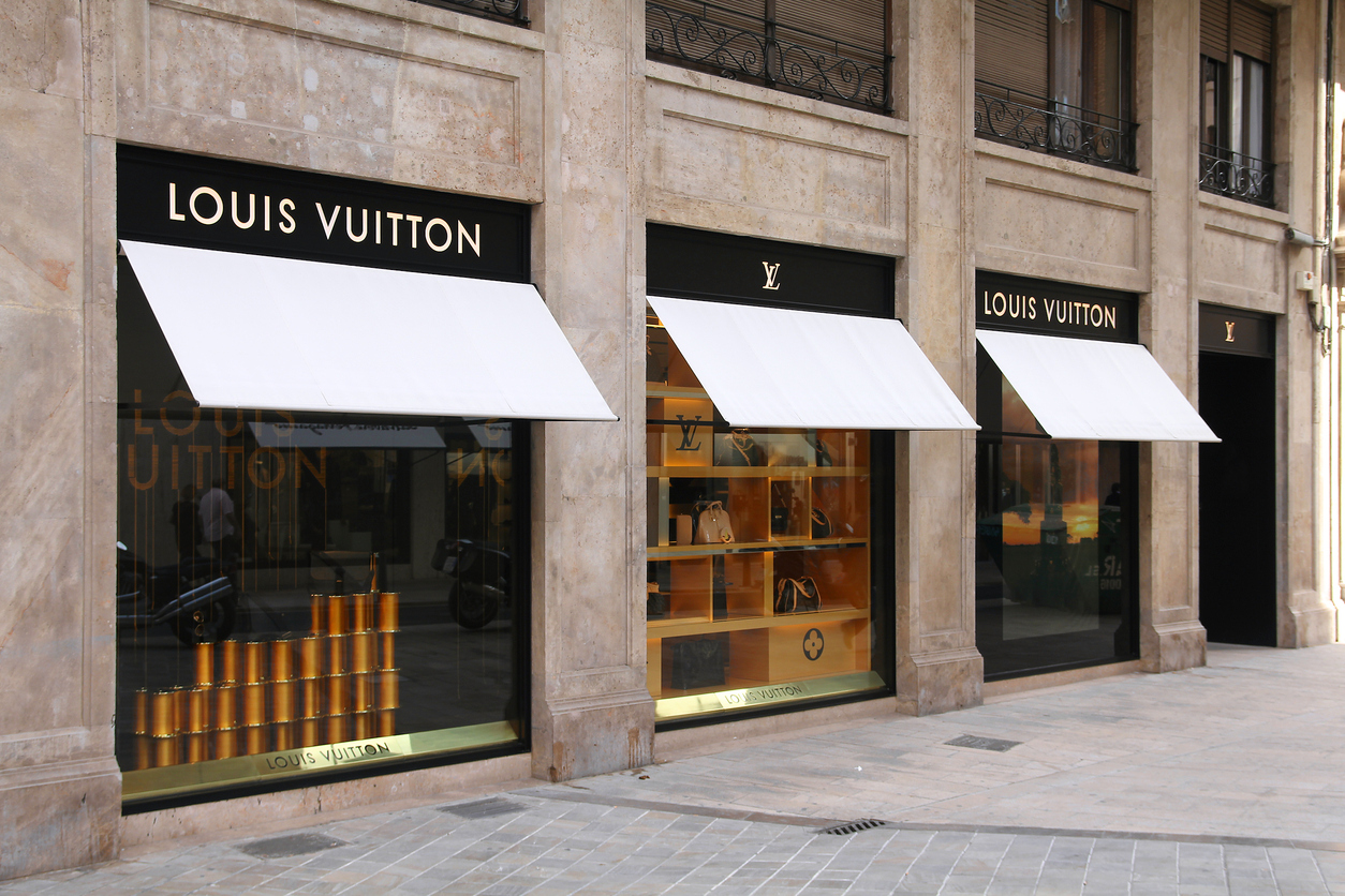 LVMH потерял 210 млн на продаже сети магазинов Sephora в России