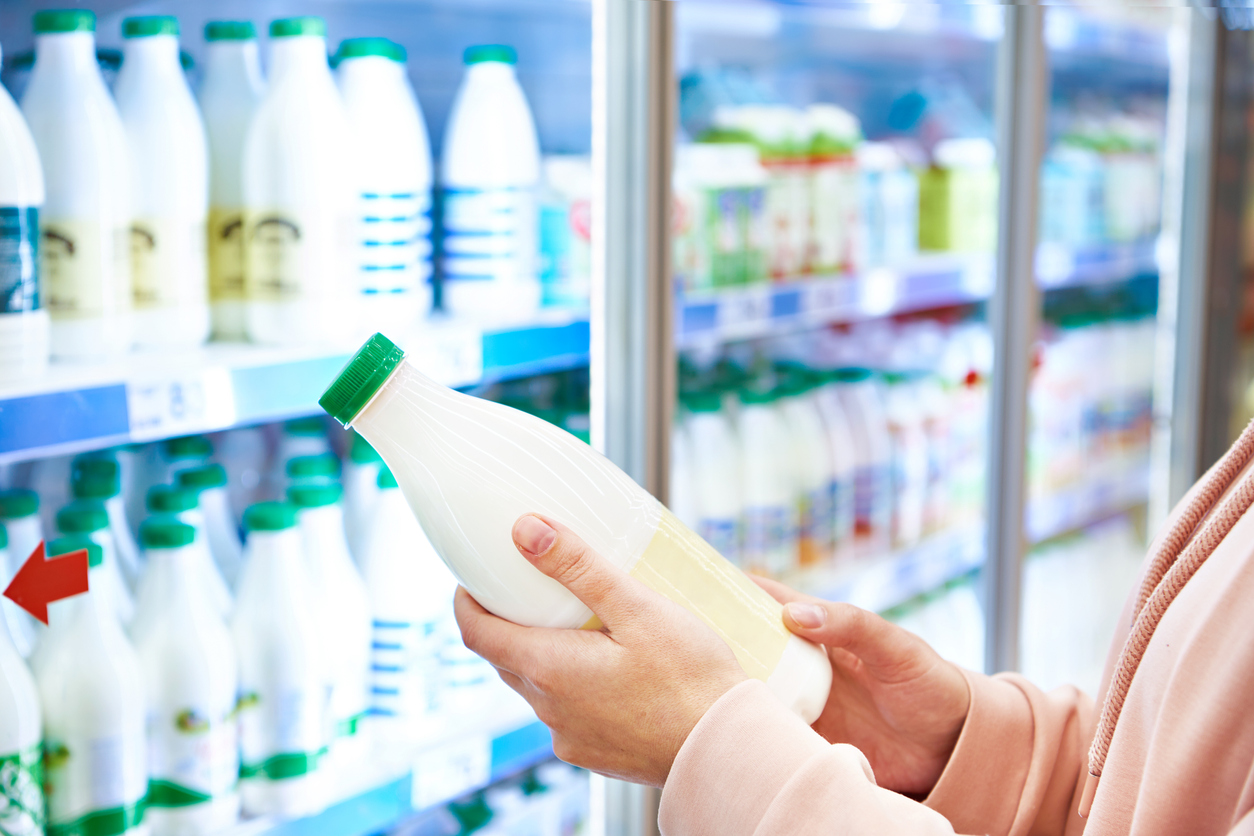 Производители стали скрывать уменьшение молока в упаковке надписью 1 кг