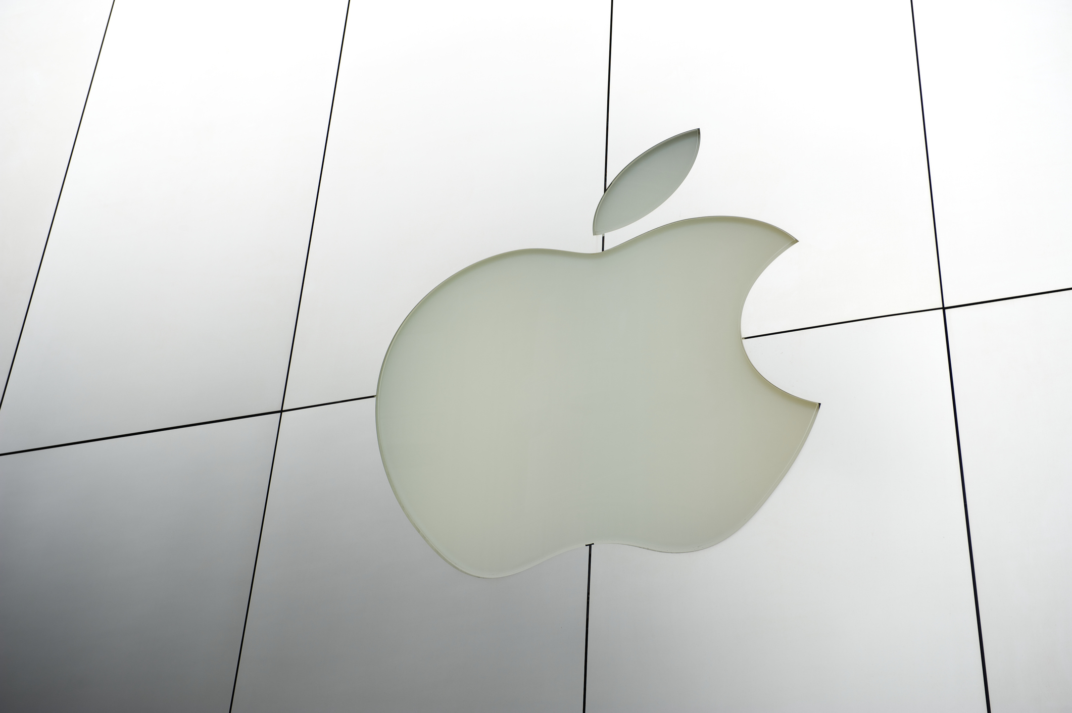 Apple может выпустить дорогую модель iPhone Ultra в 2024 году