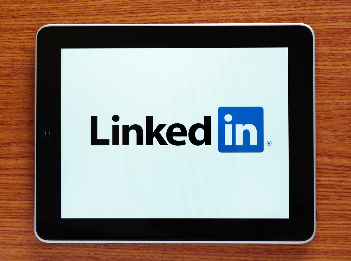 LinkedIn добавила функции генеративного искусственного интеллекта для создания резюме и описания вакансий