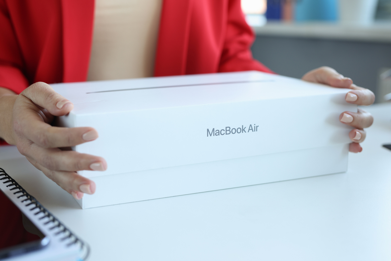 СМИ: Apple тестирует новый 15-дюймовый MacBook Air