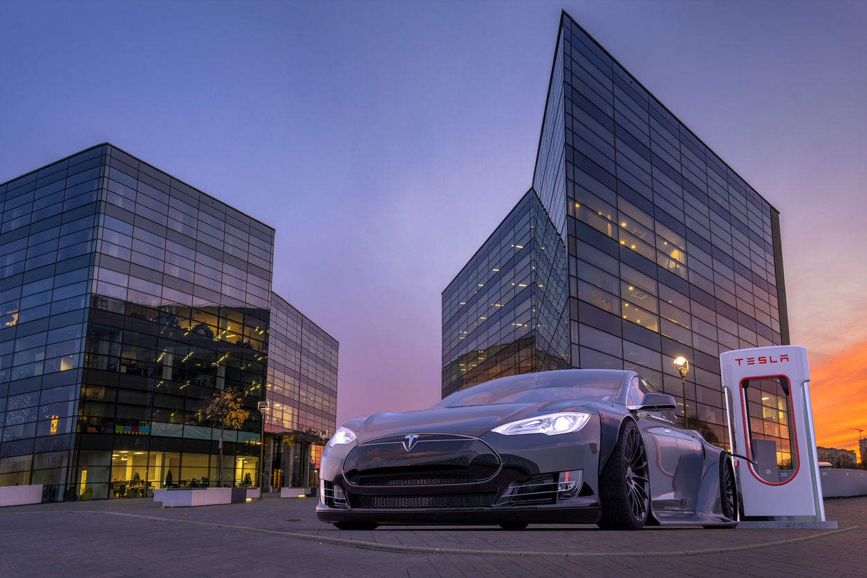 Tesla впервые начнет рекламировать свои электромобили