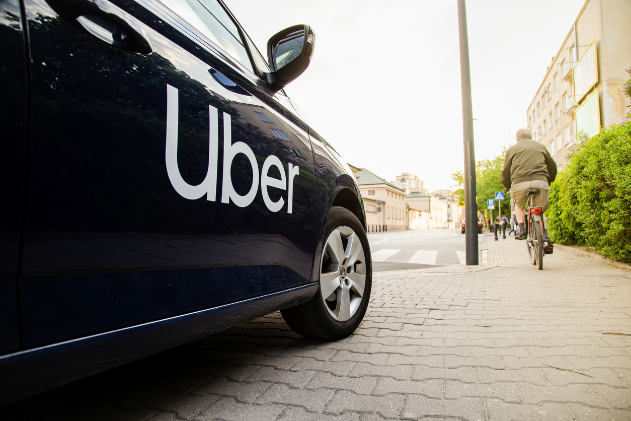 Беспилотные автомобили Waymo станут доступны через приложение Uber