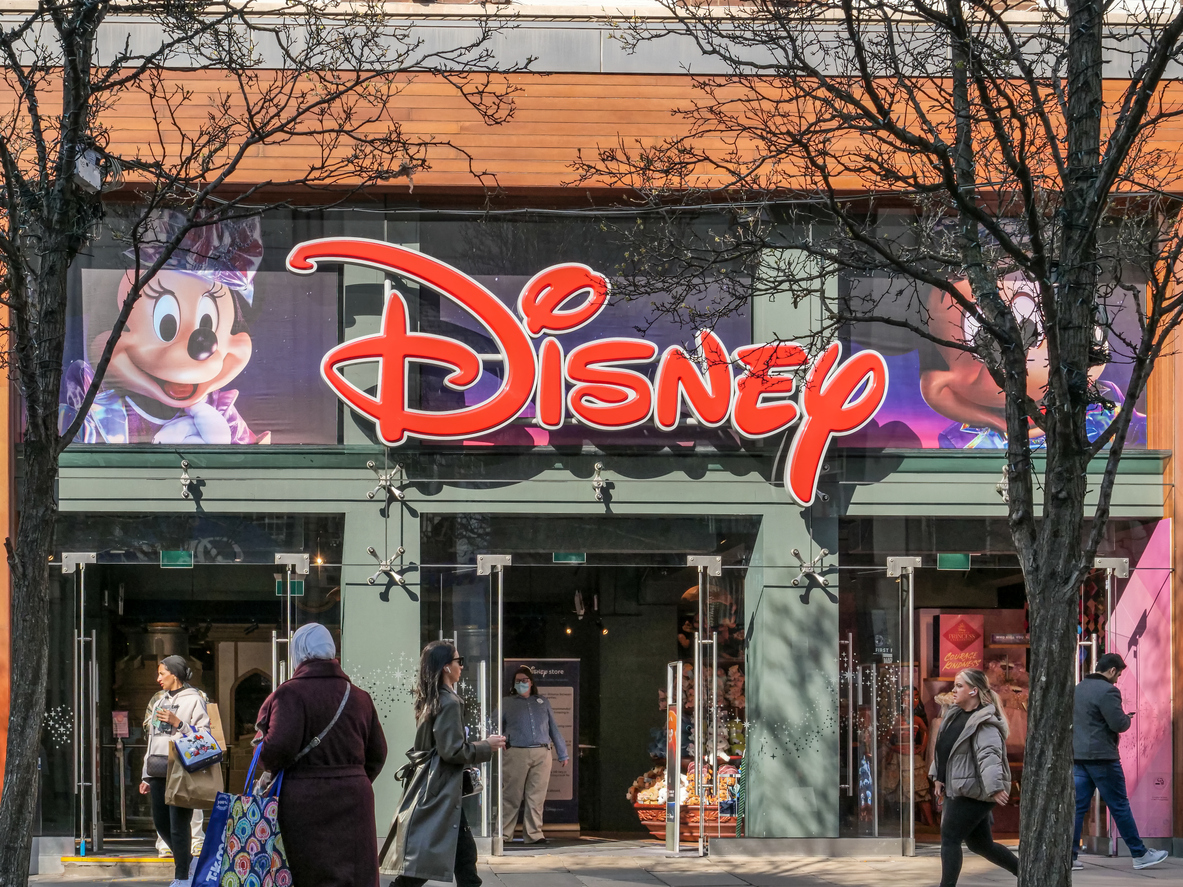 Disney начала третий раунд увольнений. Компания сократит более 2,5 тыс. сотрудников