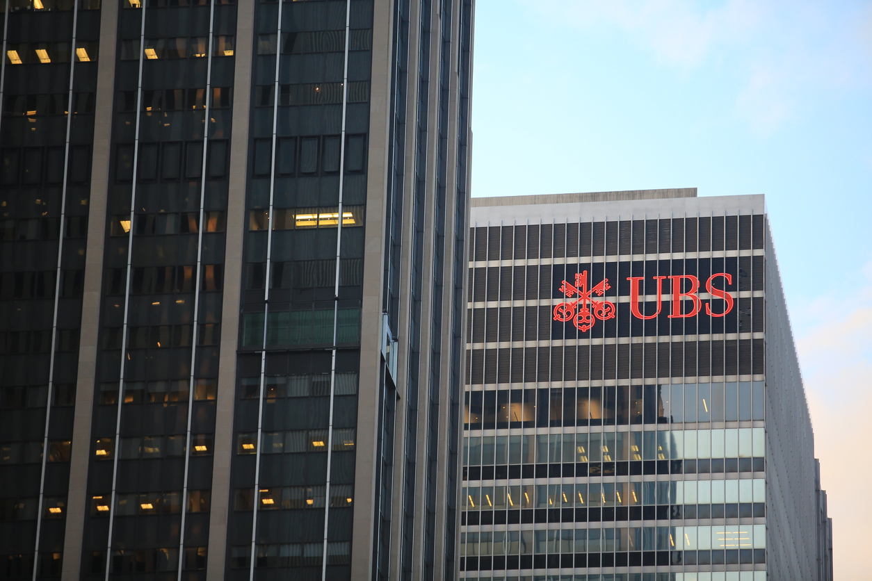 FT: UBS планирует отложить публикацию отчетности из-за покупки Credit Suisse