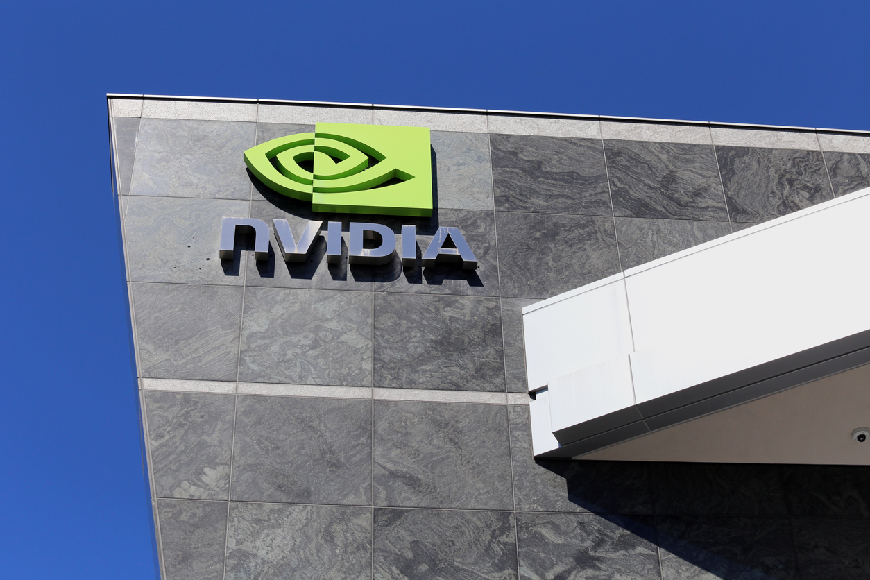 На фоне бума ИИ выручка Nvidia выросла в 2 раза, прибыль в 10 раз