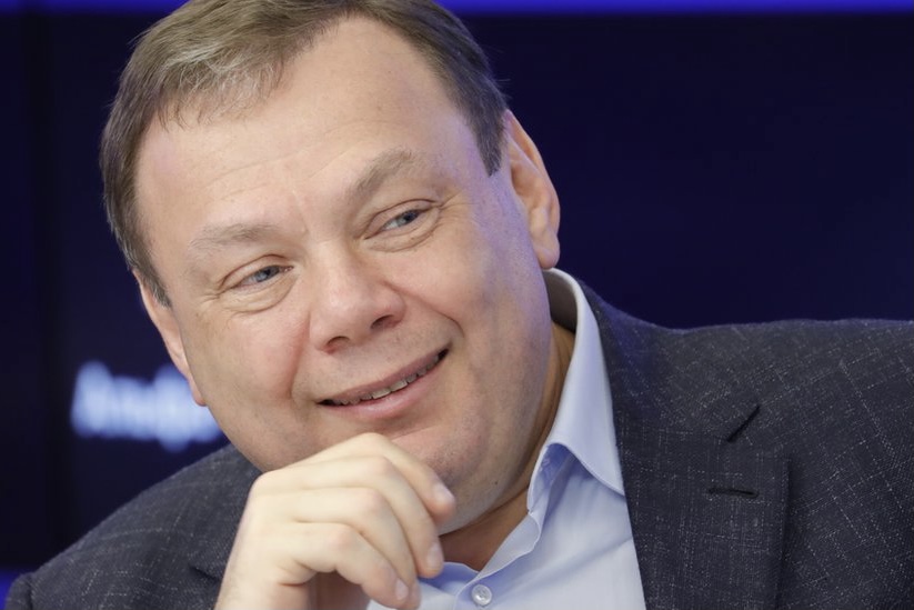 Фридмана признали невиновным. Теперь он требует возмещение за обыск в Лондоне