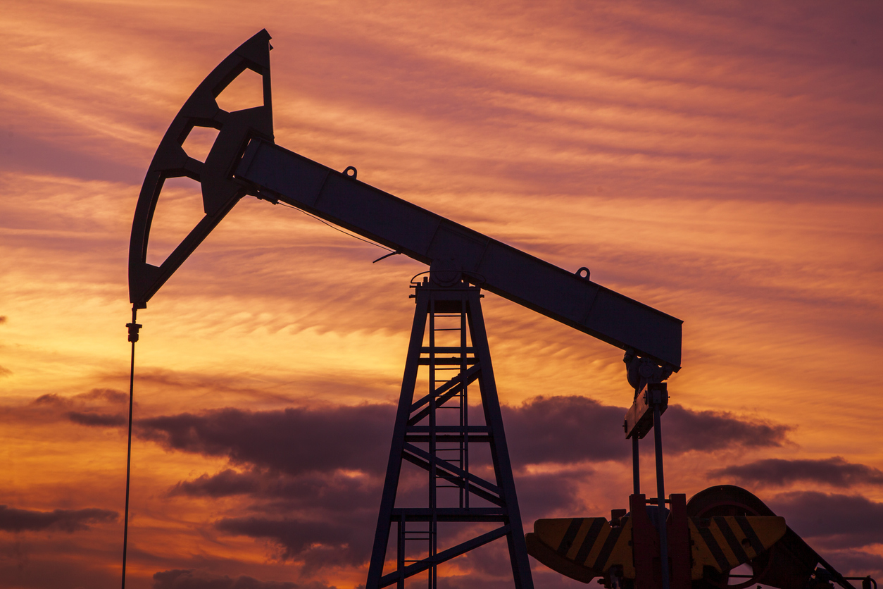 Сокращение добычи нефти привело к проблемам с поставками дизельного топлива