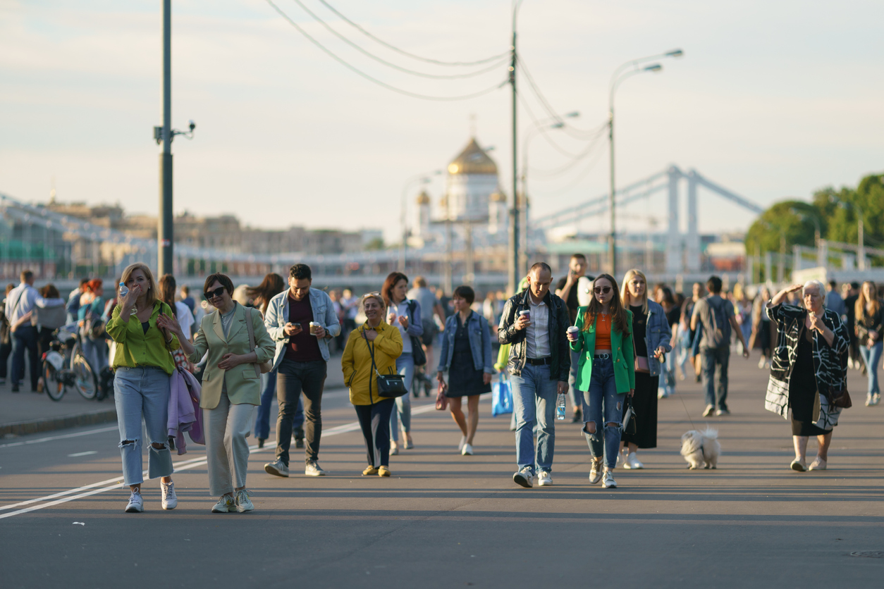Исследование: индекс самочувствия россиян вырос, но менять работу они все равно не хотят