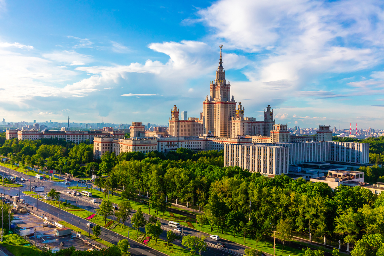Стипендия в российских вузах за 5 лет выросла всего на 341 руб.