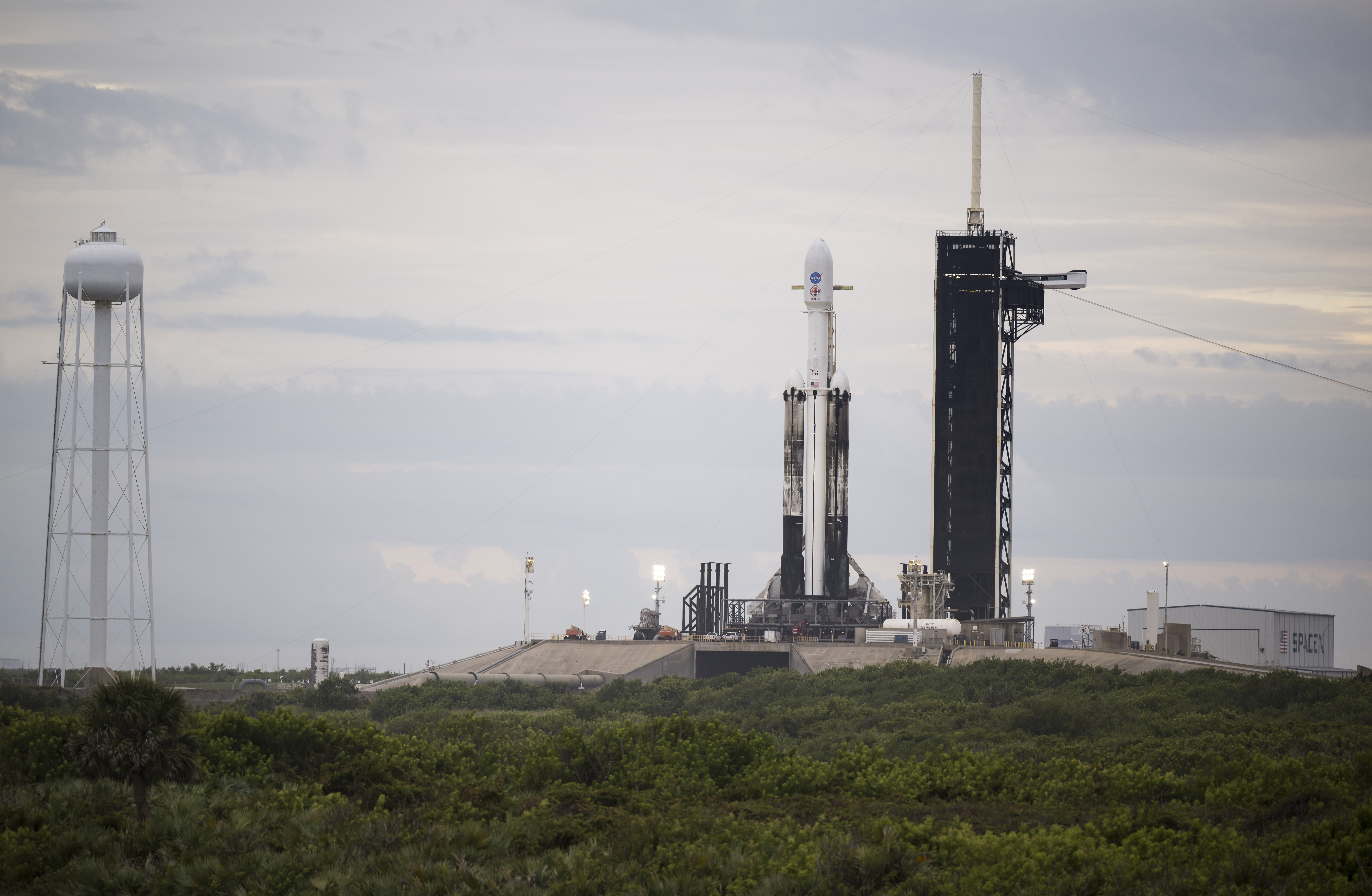 Falcon Heavy от SpaceX запустила миссию NASA Psyche к астероиду Психее          
