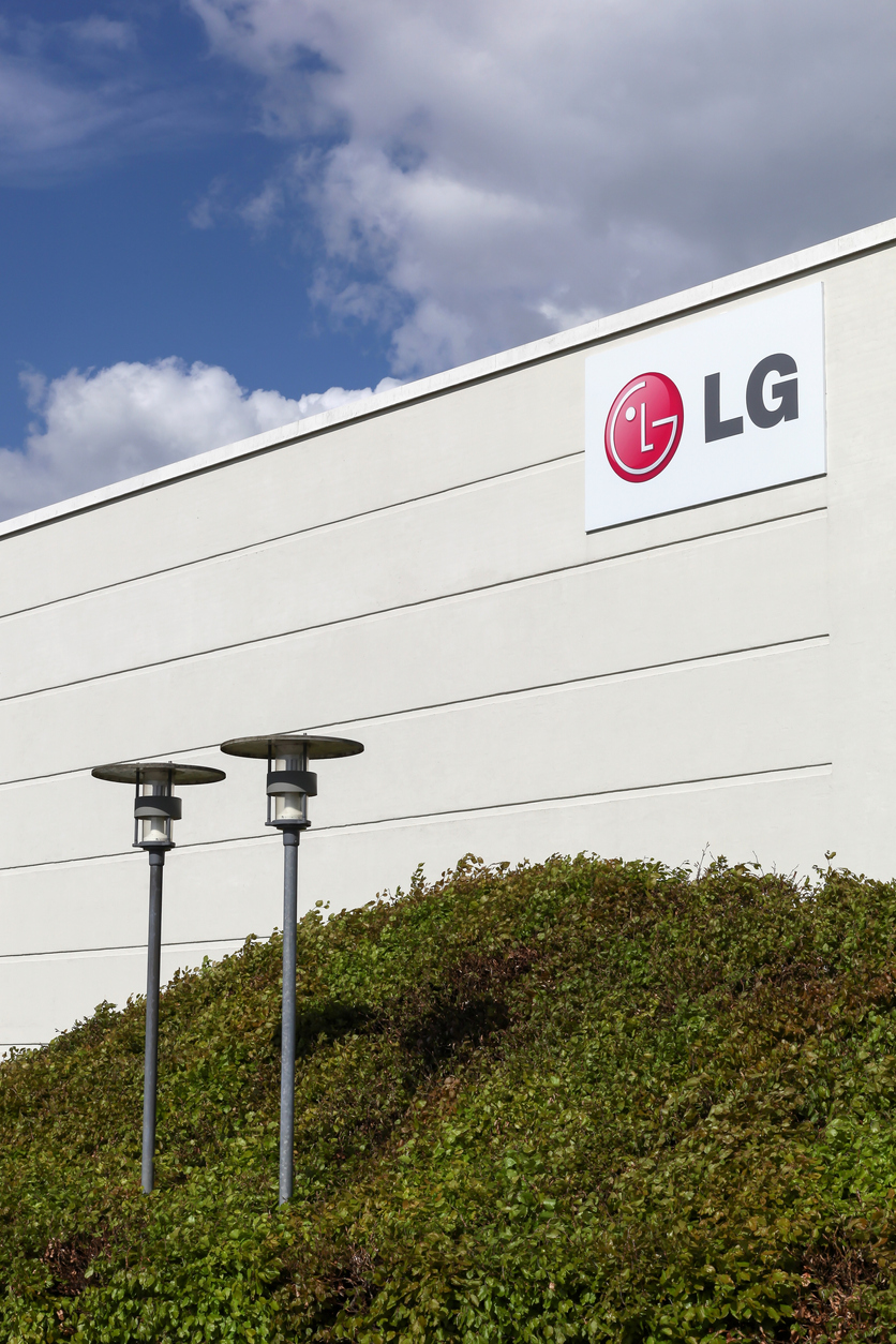 В США открылся первый завод по производству зарядных станций для электромобилей от компании LG          