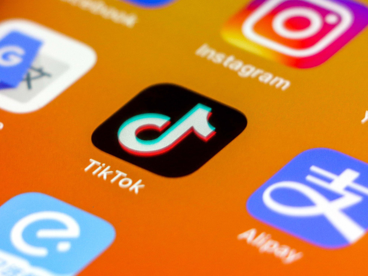 TikTok оштрафовали в Италии из-за расследования: соцсеть продвигала контент с повреждением кожи          