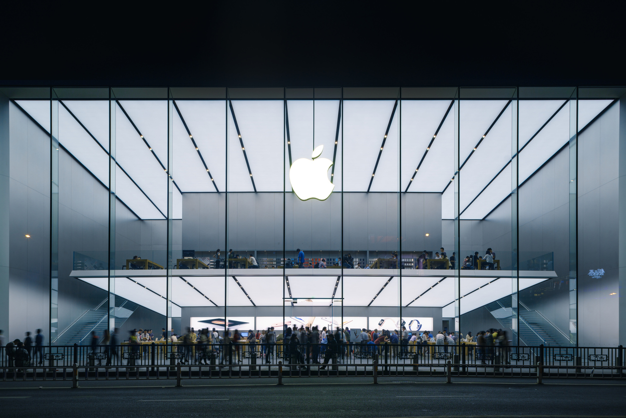 Apple выплатит $490 млн по решению суда. Иск был подан на комментарии Тима Кука о продажах в Китае          