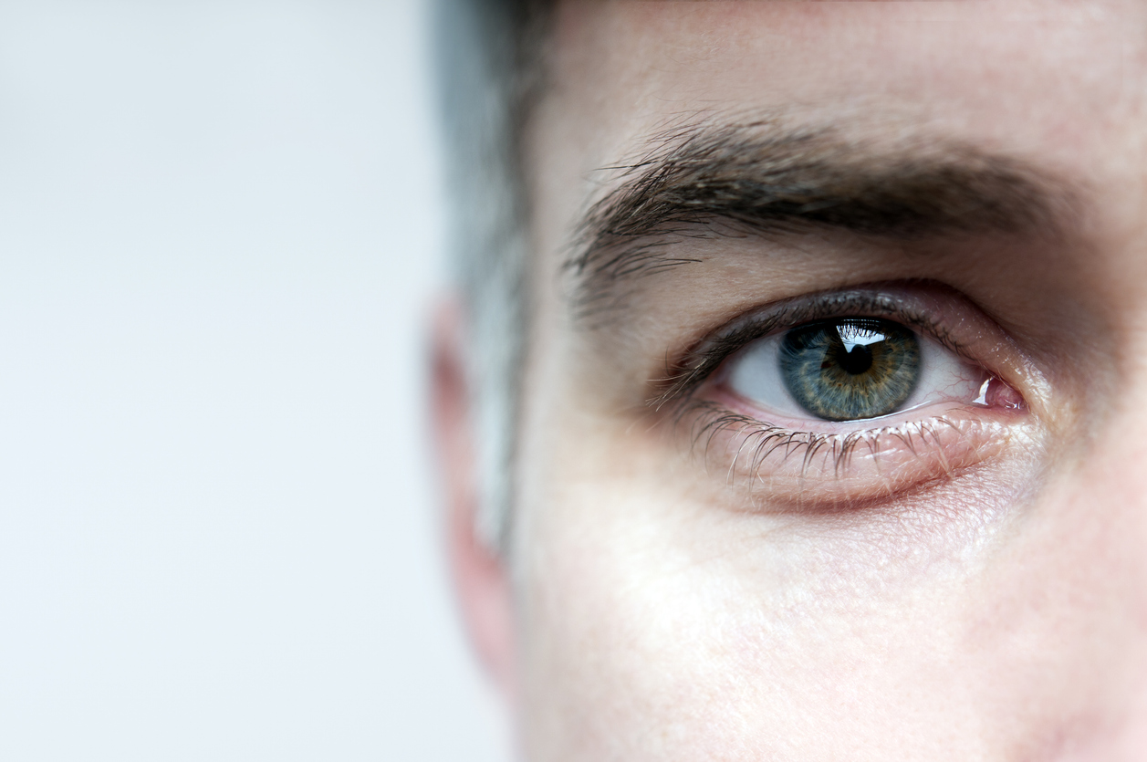 Ученые обнаружили, что моргание улучшает зрение, а не только защищает и увлажняет глаза          