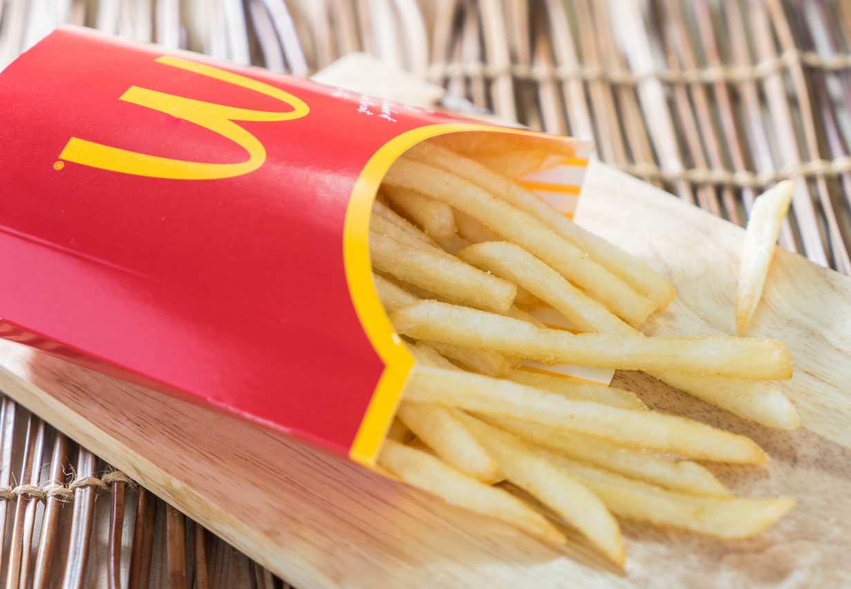 McDonald's установил рекламные щиты с ароматом картофеля фри          