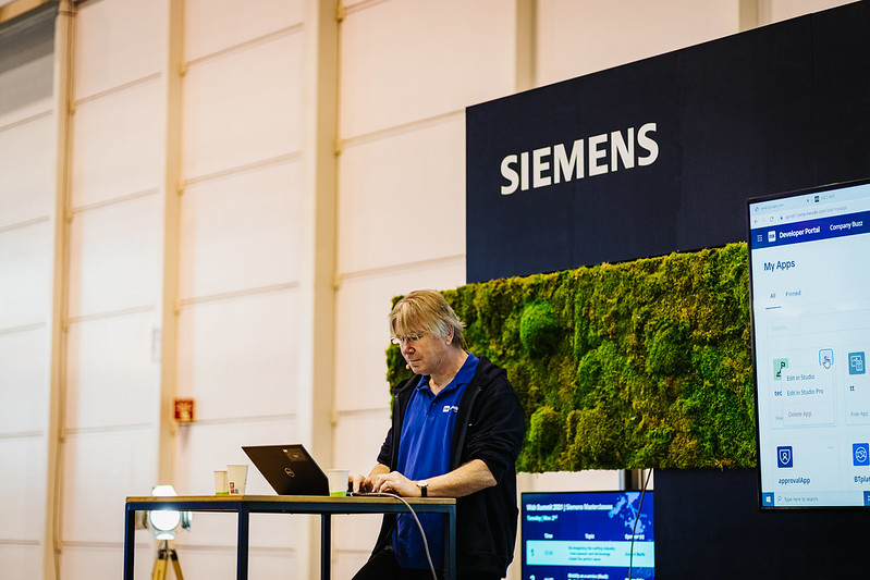 Акции Siemens упали на 5,5% из-за потери прибыли и замедления работы подразделения автоматизации          