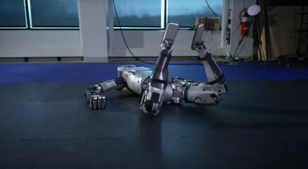 Boston Dynamics и Agility научили своих двуногих роботов принимать неизбежное, даже если падают