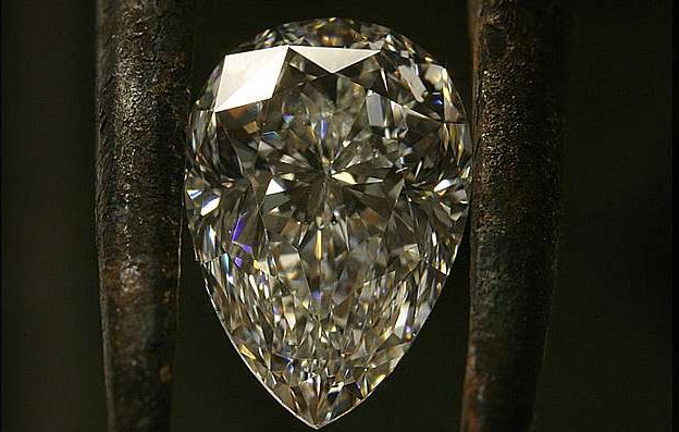 Бриллианты продолжают очень быстро падать в цене: причина — в конкуренции лабораторных алмазов          