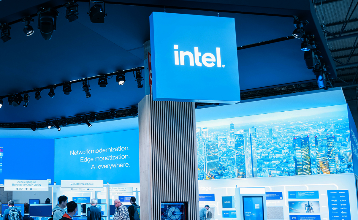 Intel создаст чипы с искусственным интеллектом для всех          