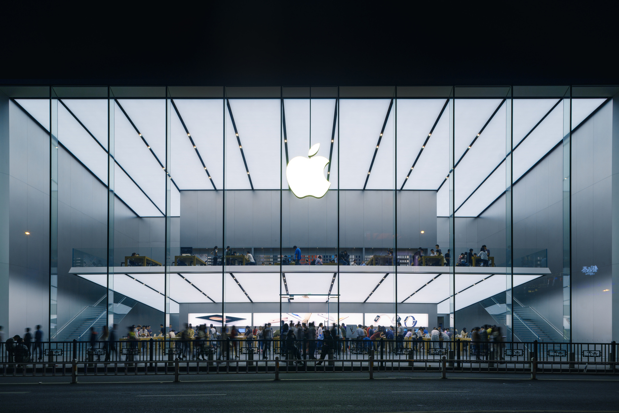 Продажи iPad спасают компанию Apple на фоне продолжающегося падения iPhone          