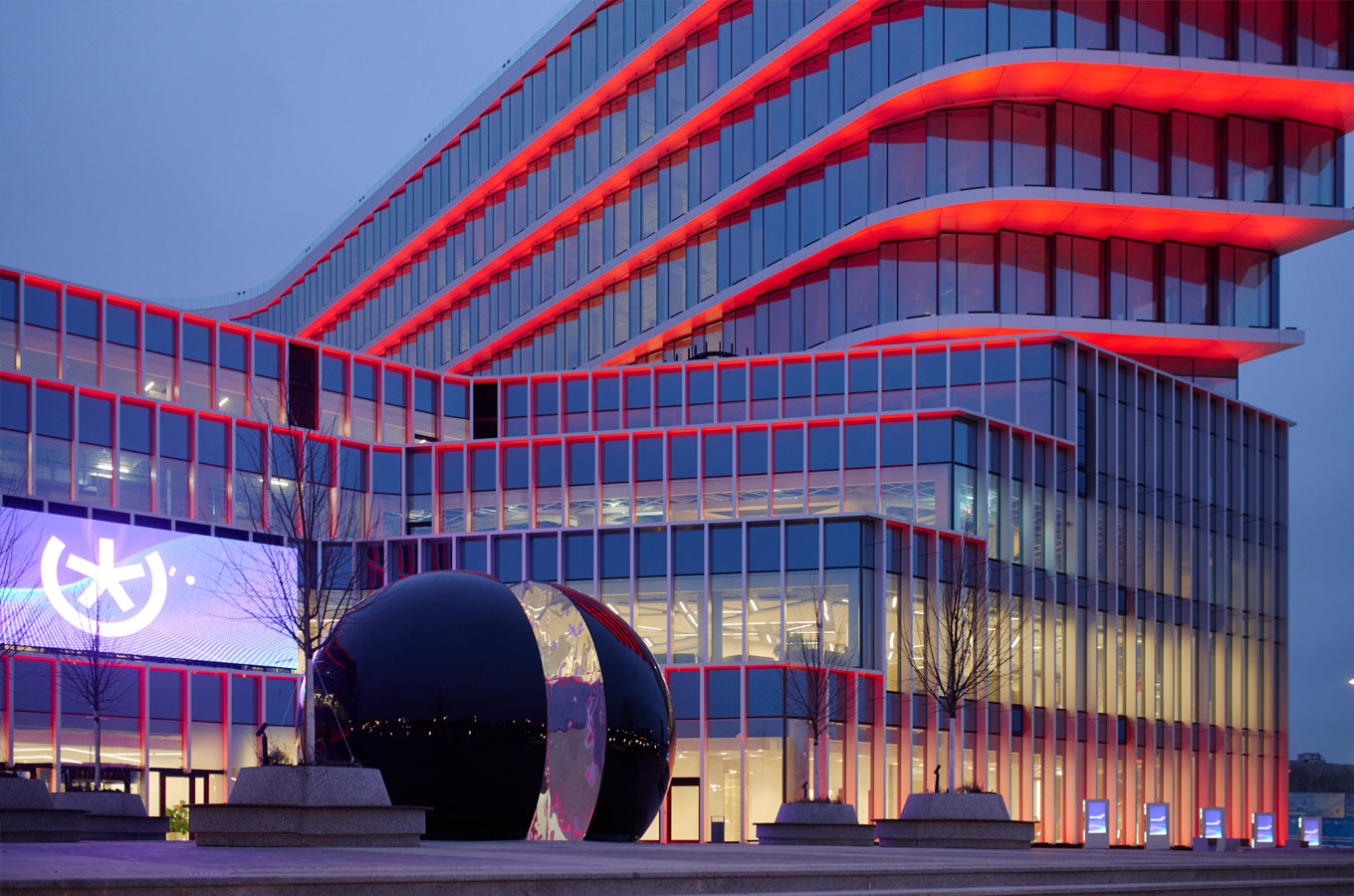 Кластер «Ломоносов»: точка притяжения науки и высокотеха