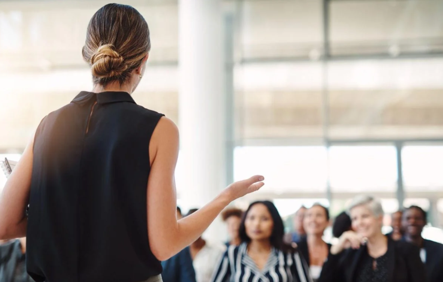 Ученые Кембриджа запустили бесплатную платформу виртуальной реальности для развития ораторского искусства